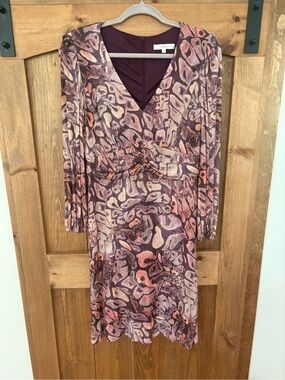 Twist-Waist Long Sleeve V-Neck Dress in Plum & Peach